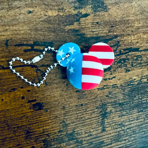 Authentic Disney Mickey Mouse Keychain Accessory ✨ - Picture 1 of 1